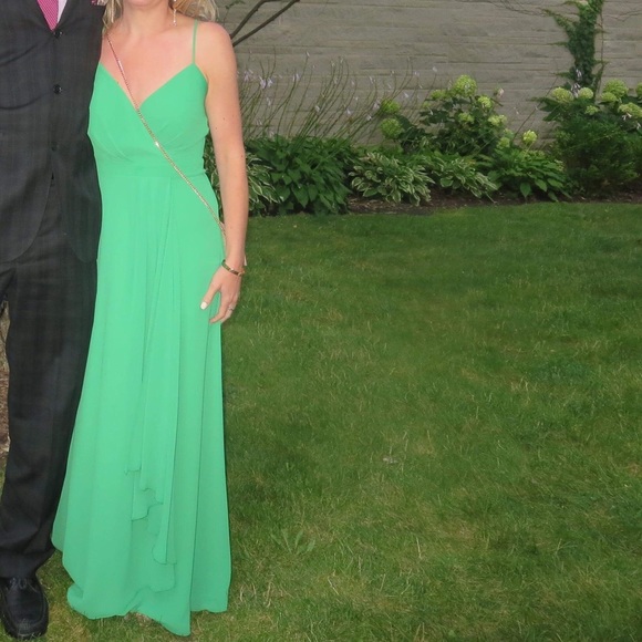 Doridorca Gown - Picture 2 of 8